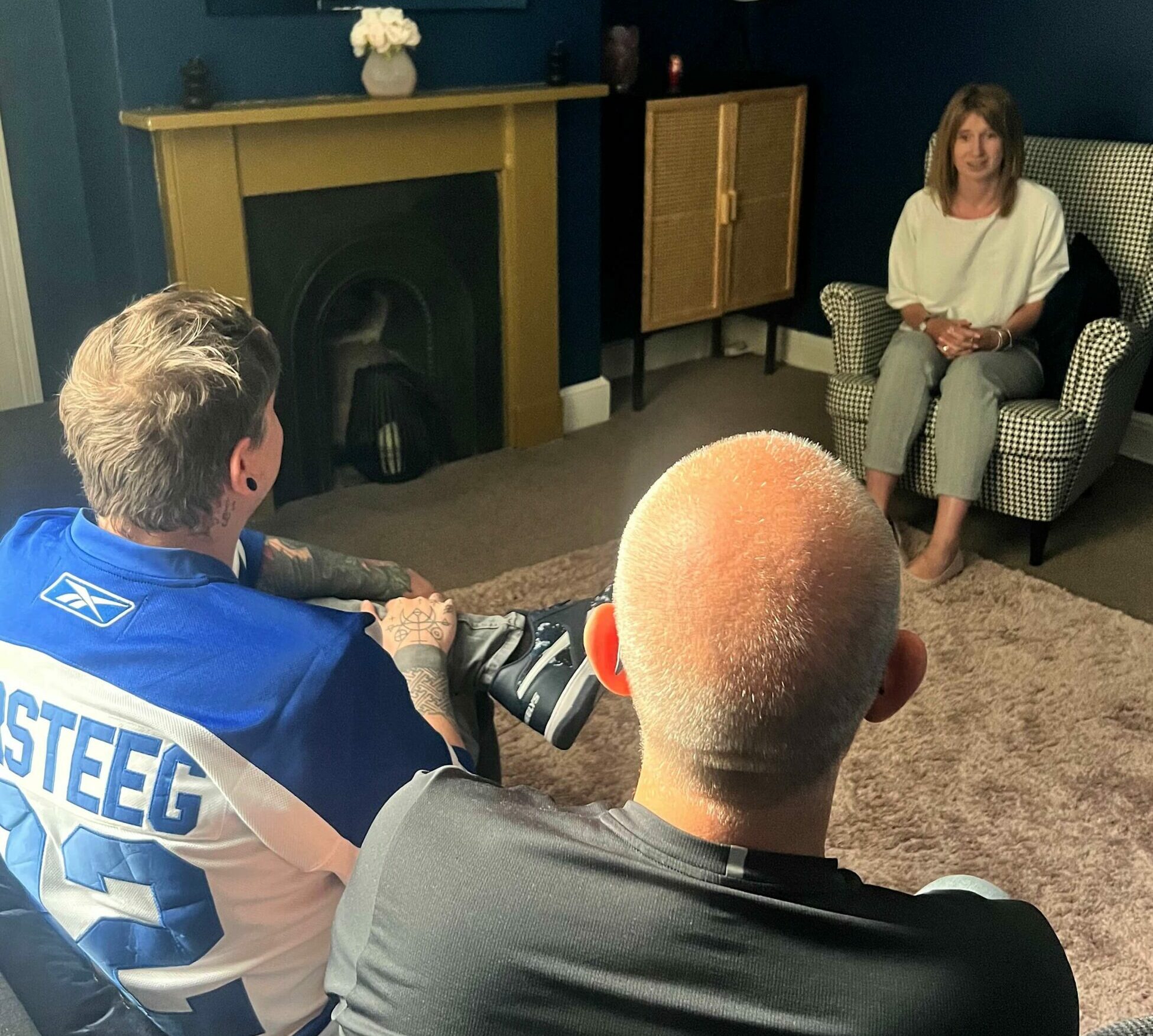 Alice Bell conducting a therapy / counselling session